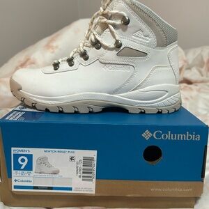 Brand new Columbia Newton Ridge Plus waterproof hiking boot. Sea salt dark stone